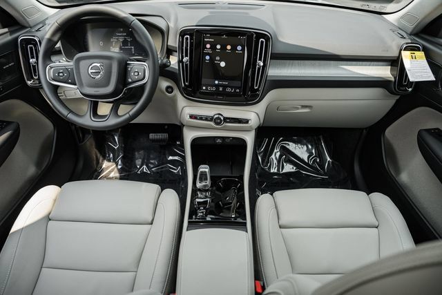 New 2026 Volvo XC40 B5 Ultra w/ Protection Package Premier AWD/4WD image 21
