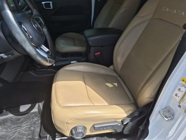 Used 2018 Jeep Wrangler Unlimited Sahara AWD/4WD image 11