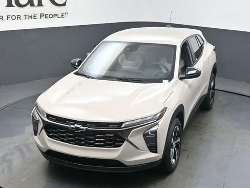 New 2026 Chevrolet Trax RS w/ Driver Confidence Package FWD image 24