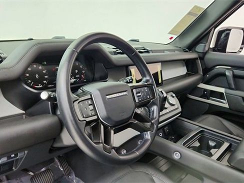 Used 2024 Land Rover Defender 110 S image 17