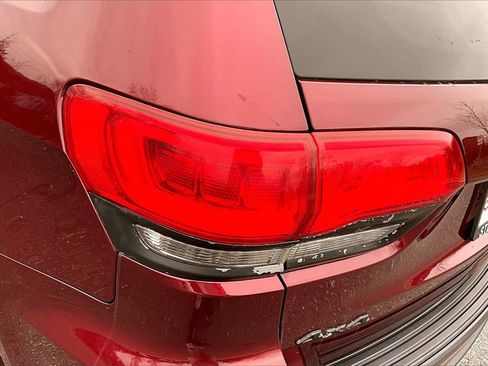 Used 2017 Jeep Grand Cherokee Laredo w/ Quick Order Package 23E image 21