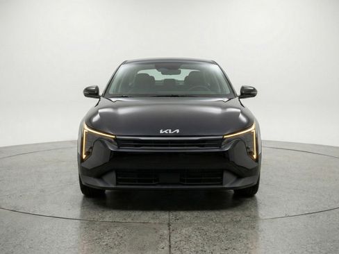 Used 2025 Kia K4 FWD image 2