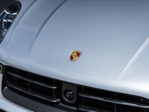 Certified 2026 Porsche Macan AWD/4WD image 19