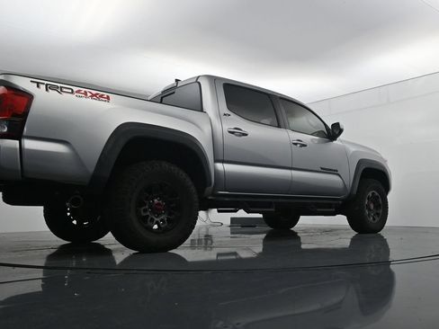 Used 2019 Toyota Tacoma TRD Off-Road AWD/4WD image 37