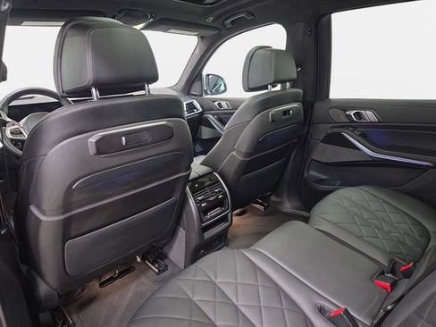 Certified 2025 BMW X7 xDrive40i w/ M Sport Package image 10