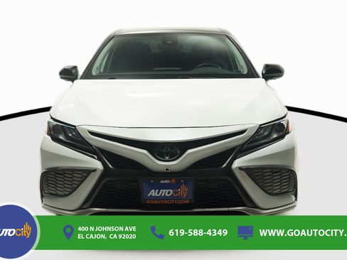Used 2022 Toyota Camry XSE w/ Navigation Package FWD image 4