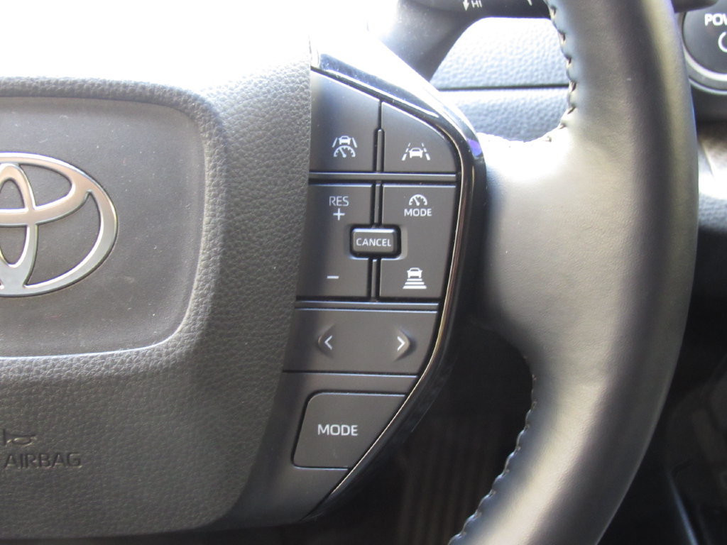 Used 2025 Toyota Prius FWD image 24