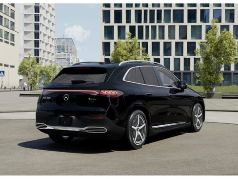 New 2026 Mercedes-Benz EQE 320 4MATIC SUV image 21