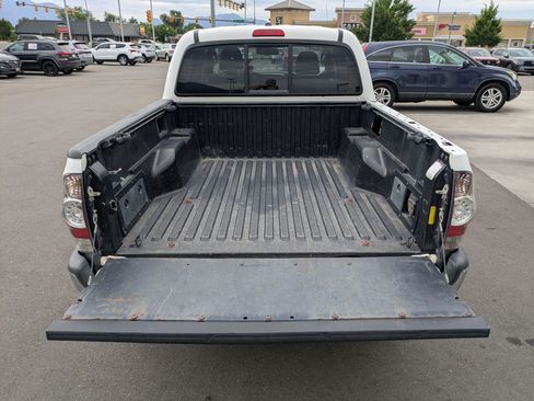Used 2011 Toyota Tacoma 4x4 Double Cab w/ TRD Off-Road Pkg image 29