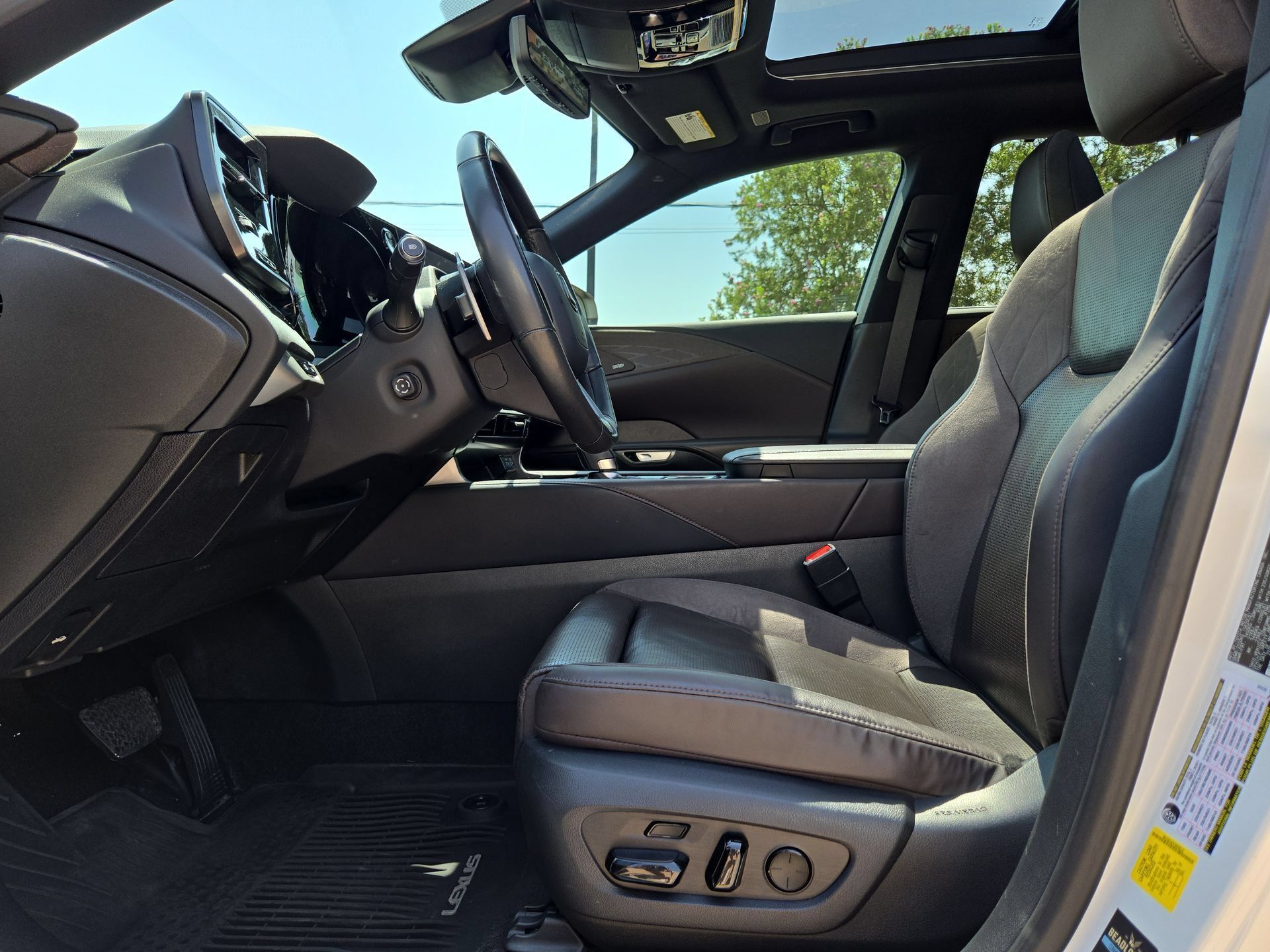 Used 2023 Lexus RX 350 AWD w/ Cold Area Package image 16