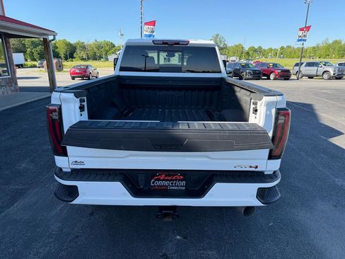 Used 2024 GMC Sierra 2500 AT4 w/ AT4 Premium Plus Package AWD/4WD image 6