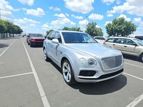 Used 2018 Bentley Bentayga Onyx Edition AWD/4WD image 7