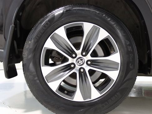 Used 2021 Toyota Highlander XLE image 78