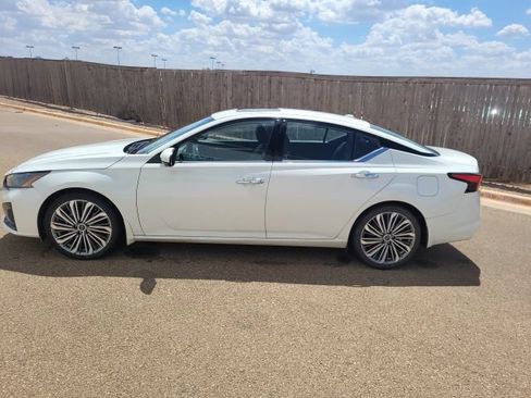 Used 2023 Nissan Altima 2.5 SL FWD image 9