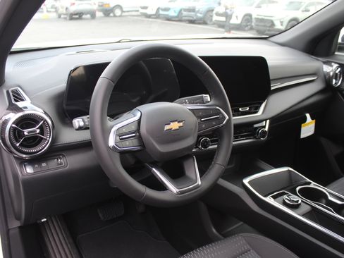 New 2026 Chevrolet Equinox LT w/ Safety and Technology Package FWD image 10