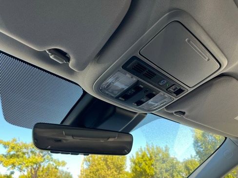 Used 2020 Honda Odyssey Elite image 12