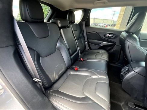 Used 2020 Jeep Cherokee Limited AWD/4WD image 28