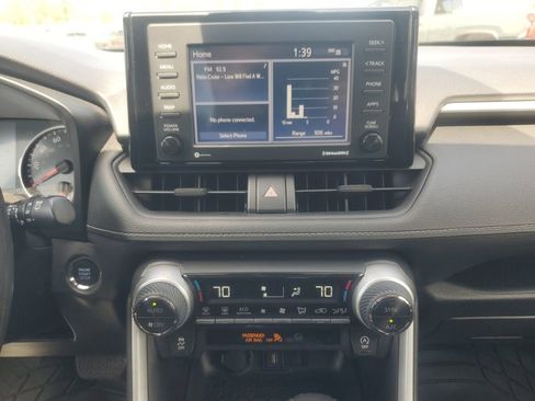 Used 2021 Toyota RAV4 XLE image 20