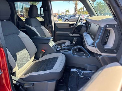 Used 2023 Ford Bronco Wildtrak image 16