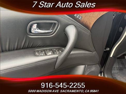 Used 2013 INFINITI QX56 4WD w/ Deluxe Touring Pkg image 7