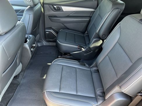 Used 2025 Buick Enclave Preferred image 25