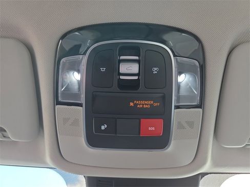 Used 2025 Hyundai Tucson Limited image 34