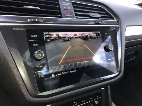 Used 2023 Volkswagen Tiguan SE R-Line image 17