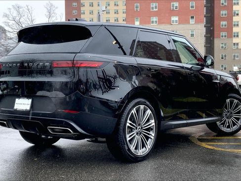 Used 2024 Land Rover Range Rover Sport SE image 12