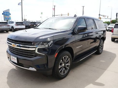 Used 2021 Chevrolet Suburban LT w/ Rear Media and Nav Package AWD/4WD image 33