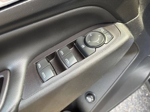 Used 2022 Chevrolet Equinox LT w/ Driver Convenience Package image 13