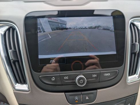Used 2024 Chevrolet Malibu LT FWD image 46