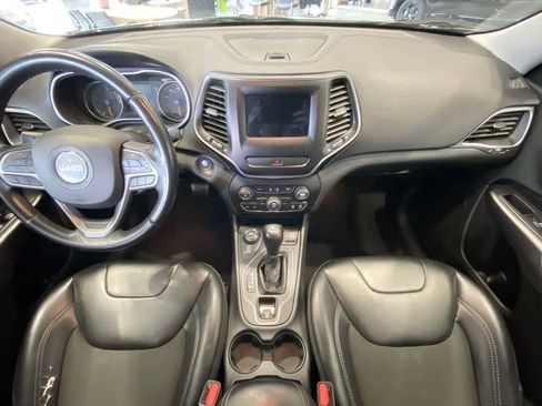 Used 2019 Jeep Cherokee Latitude Plus image 23