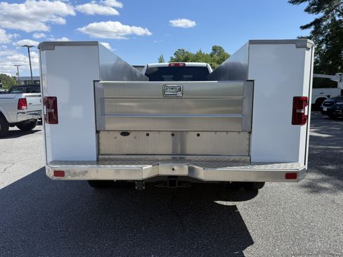 New 2026 RAM 5500 Tradesman w/ Chrome Appearance Group AWD/4WD image 7