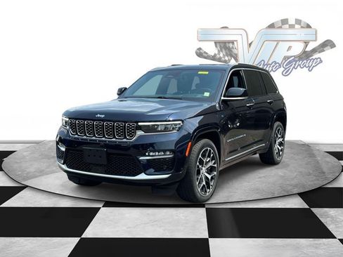 Certified 2022 Jeep Grand Cherokee Summit AWD/4WD image 3