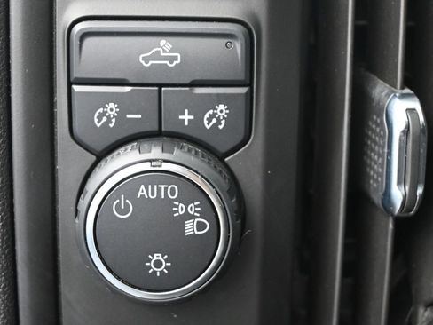 Used 2023 Chevrolet Silverado 1500 Custom image 27