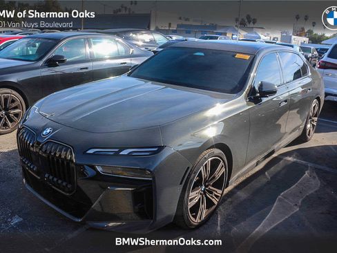 Used 2025 BMW 740i w/ Premium Package image 2