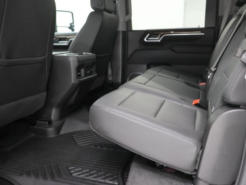 Used 2025 Chevrolet Silverado 2500 LT w/ Trail Boss Package AWD/4WD image 9