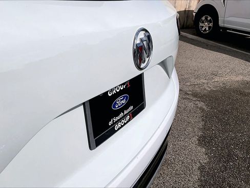 Used 2022 Buick Envision Essence w/ Sport Touring Package FWD image 12