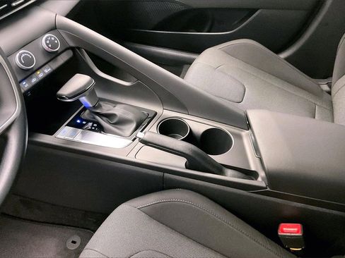 New 2026 Hyundai Elantra SE image 8
