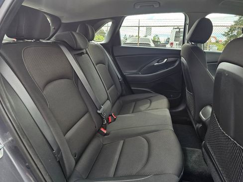 Used 2018 Hyundai Elantra GT FWD image 12