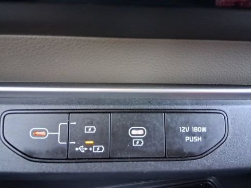 Used 2026 Kia Carnival FWD image 28