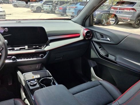 Used 2025 Chevrolet Equinox RS w/ Convenience Package III FWD image 10