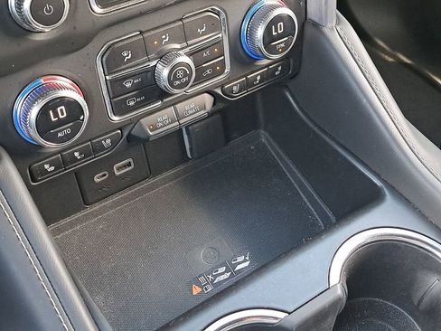 Used 2023 GMC Yukon SLT image 26