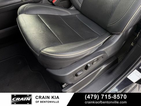 Used 2023 Chevrolet Suburban Premier image 25