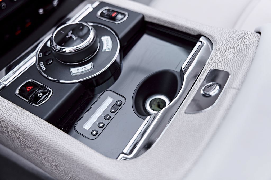 Used 2014 Rolls-Royce Wraith RWD image 78