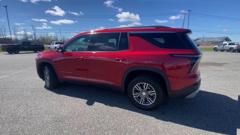 Certified 2025 Chevrolet Traverse LT AWD/4WD image 6