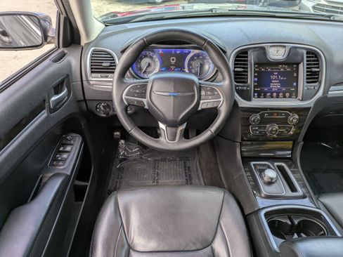Used 2015 Chrysler 300 Limited image 16