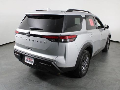 Certified 2025 Nissan Pathfinder SV FWD image 16