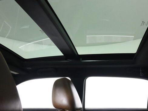 Used 2018 Chrysler 300 C w/ Safetytec Plus Group image 31