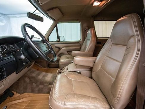 Used 1996 Ford Bronco XLT image 18